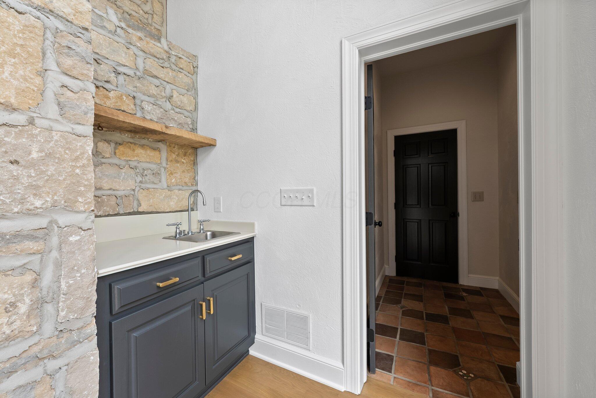 5420 Clark State Road Columbus, OH 43230 - Photo 22 of 104 Great Room