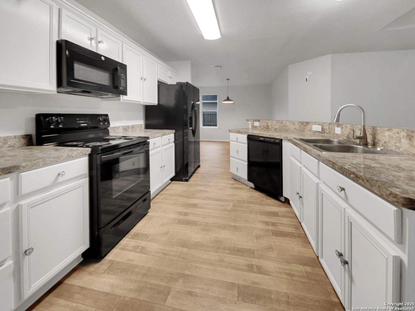 3420 Rob Roy Street Seguin, TX 78155 - Photo 9 of 17