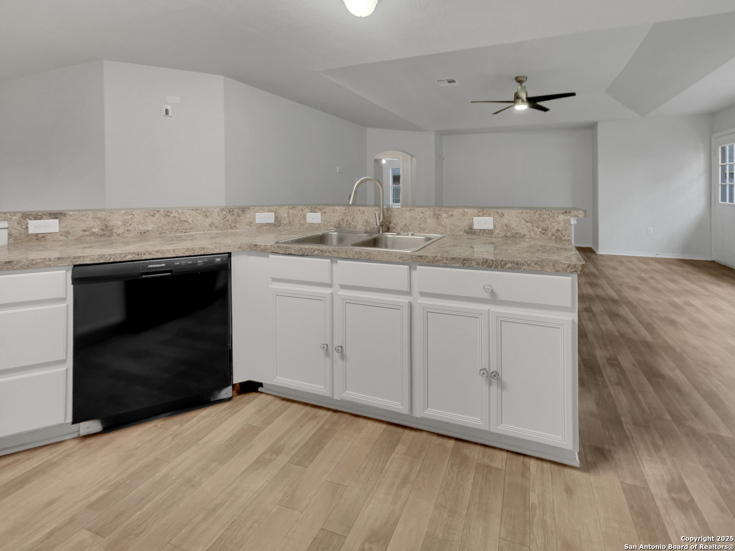 3420 Rob Roy Street Seguin, TX 78155 - Photo 10 of 17