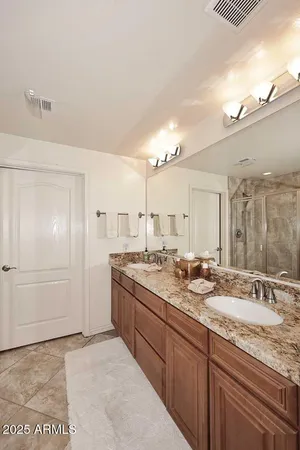 $3,800 | 21320 North 56th Street, Unit 1059, Phoenix, AZ 85054