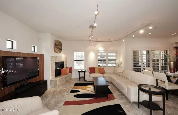 $3,800 | 21320 North 56th Street, Unit 1059, Phoenix, AZ 85054