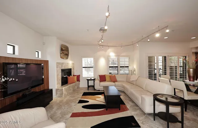 $3,800 | 21320 North 56th Street, Unit 1059, Phoenix, AZ 85054