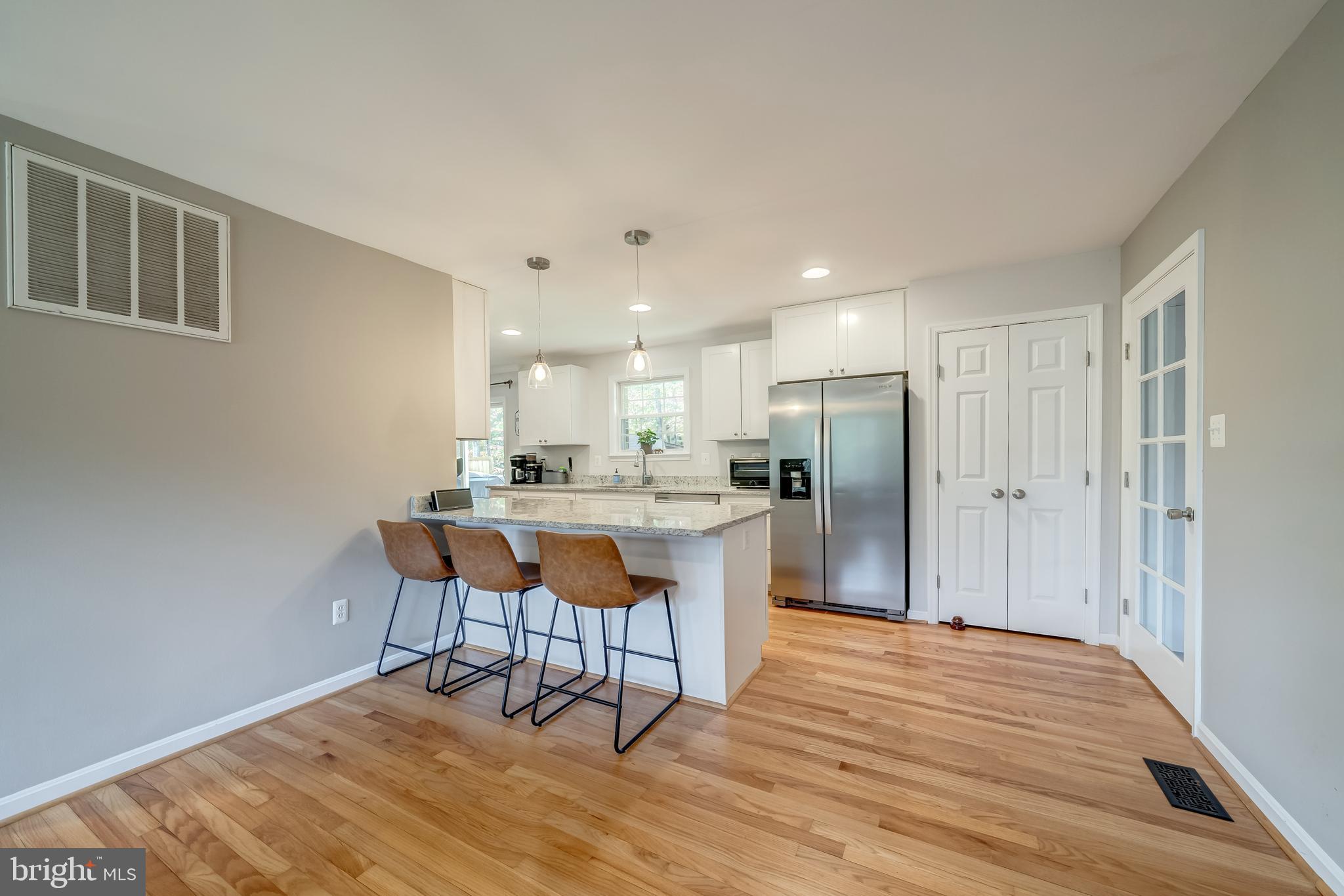 7026 Kelly Road Warrenton, VA 20187 - Photo 11 of 36 Open living/kitchen concept