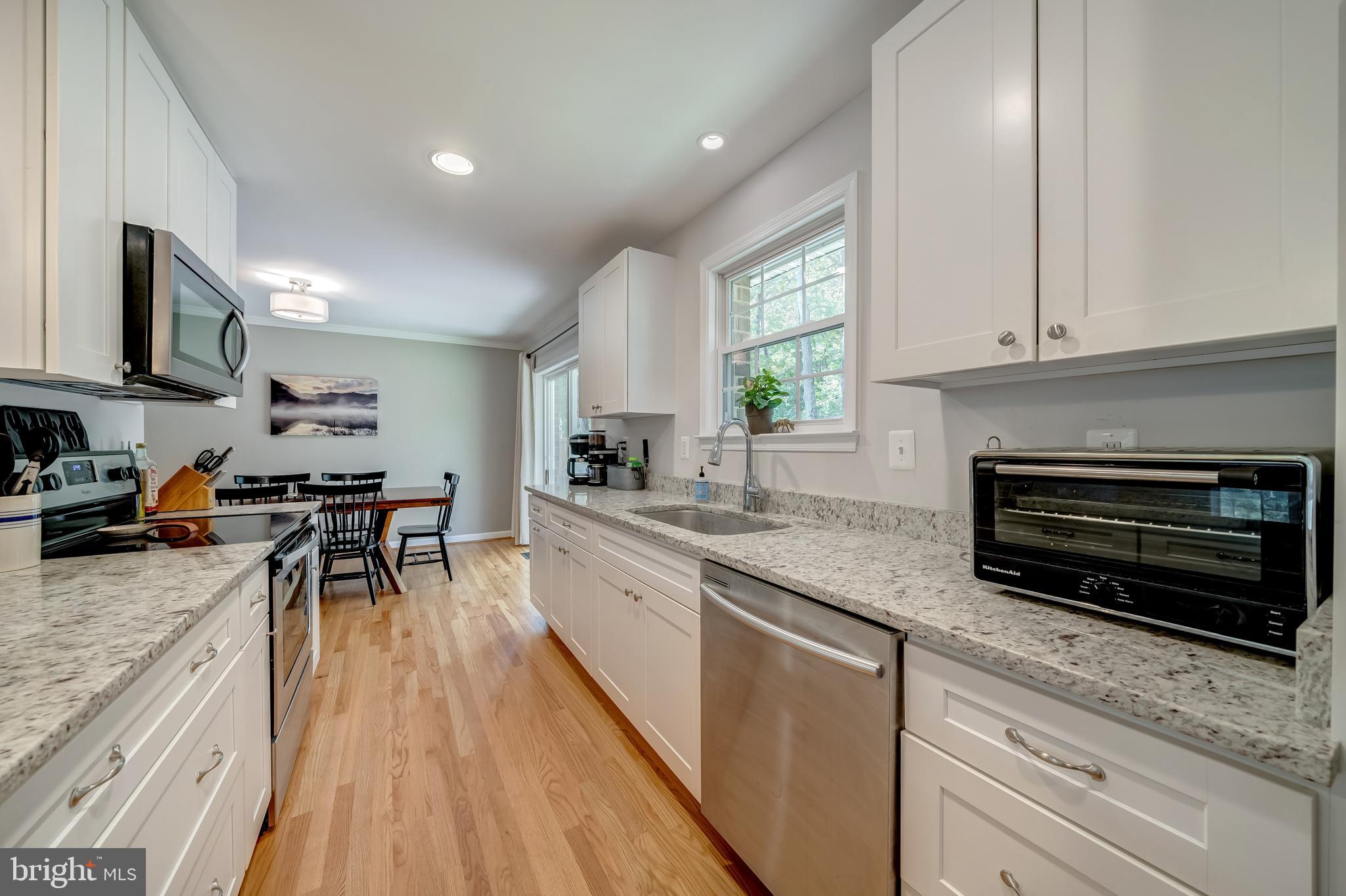 7026 Kelly Road Warrenton, VA 20187 - Photo 13 of 36 Stainless steel appliances