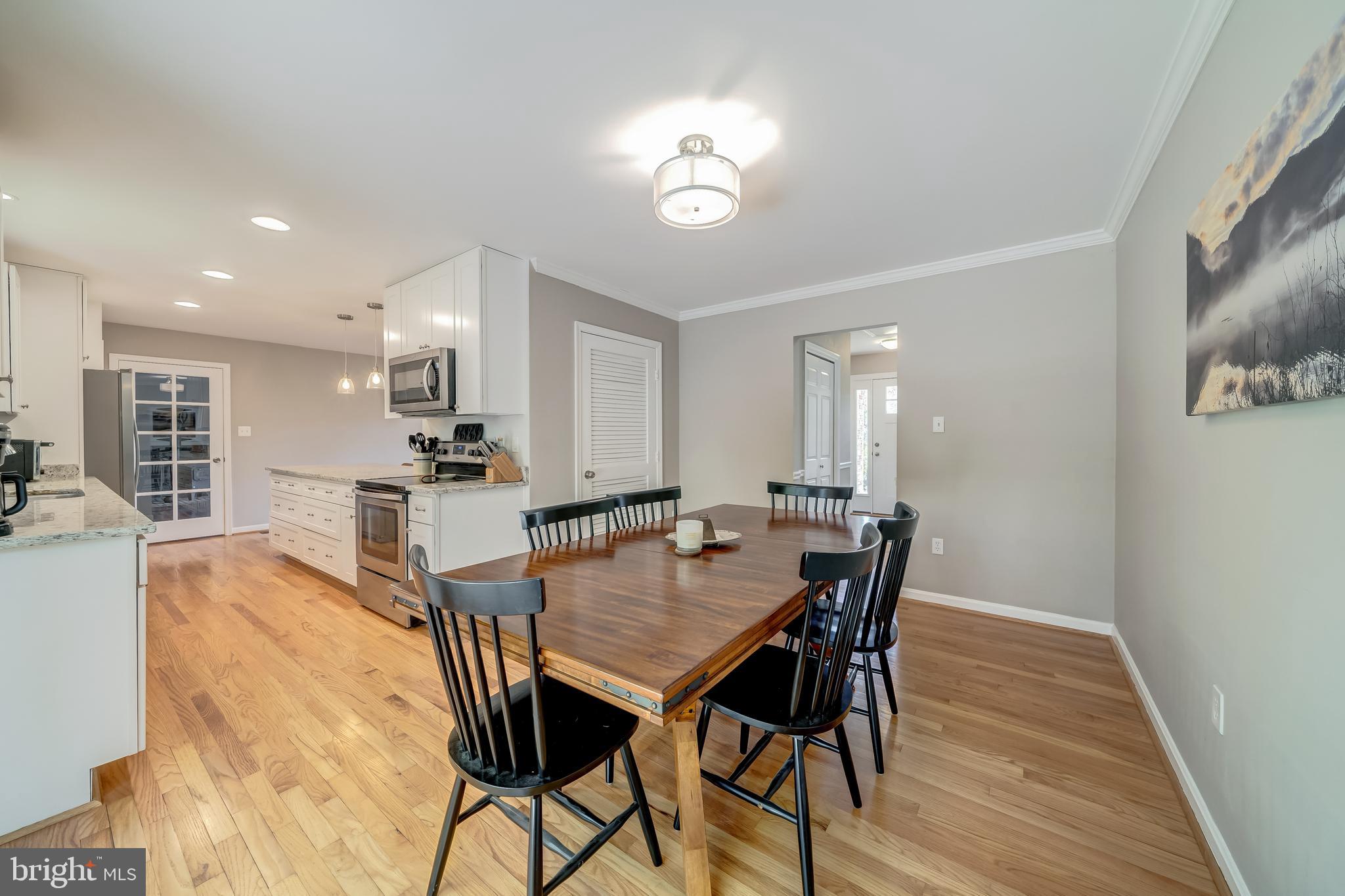 7026 Kelly Road Warrenton, VA 20187 - Photo 16 of 36 Seperate dining room