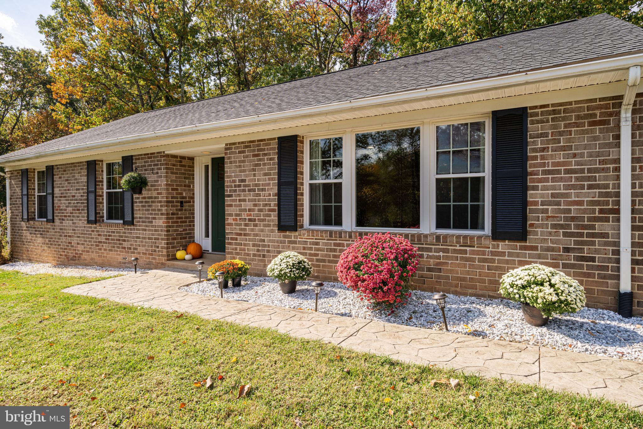 7026 Kelly Road Warrenton, VA 20187 - Photo 2 of 36 Stone front walkway