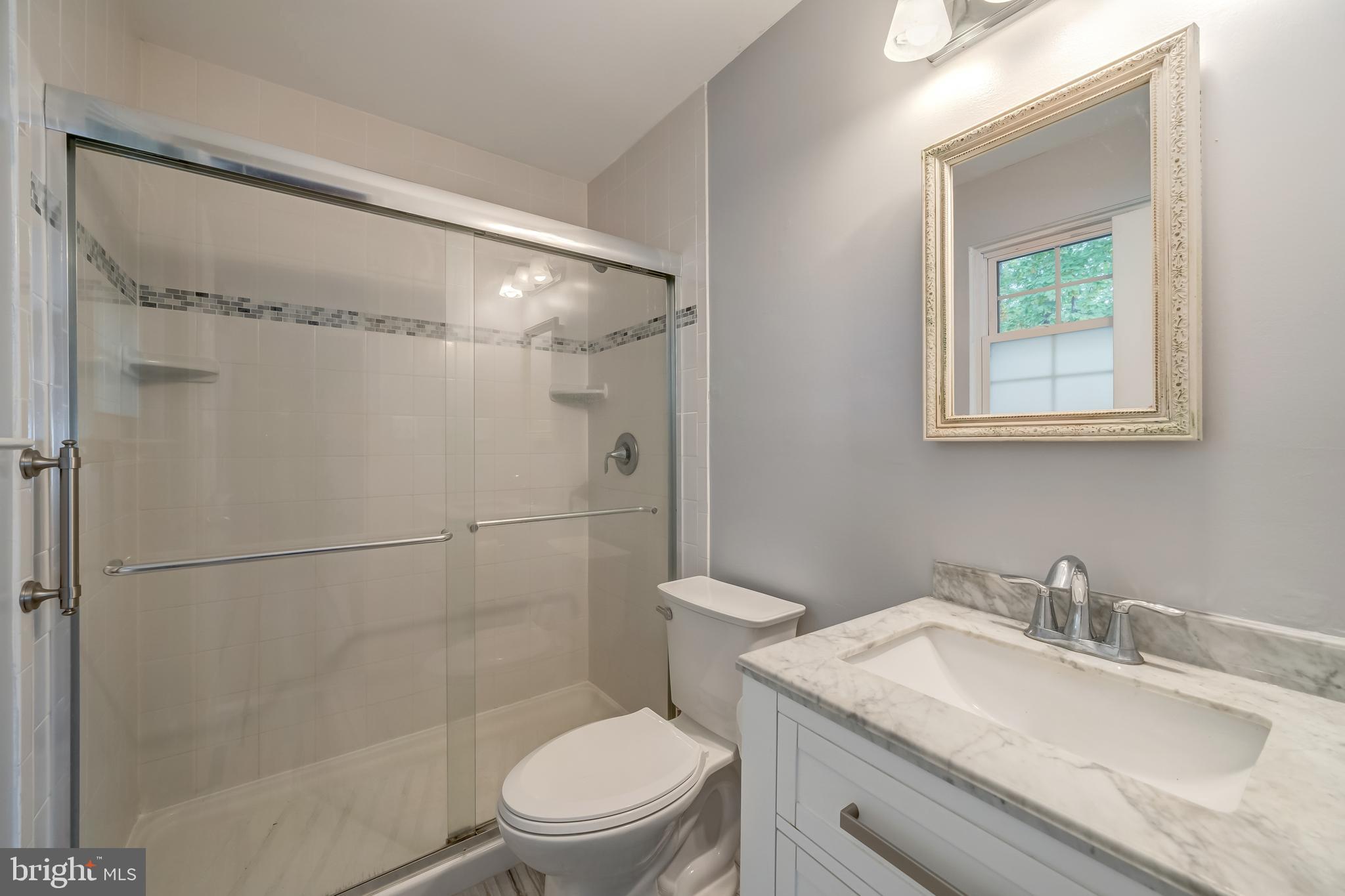 7026 Kelly Road Warrenton, VA 20187 - Photo 25 of 36 Primary bathroom