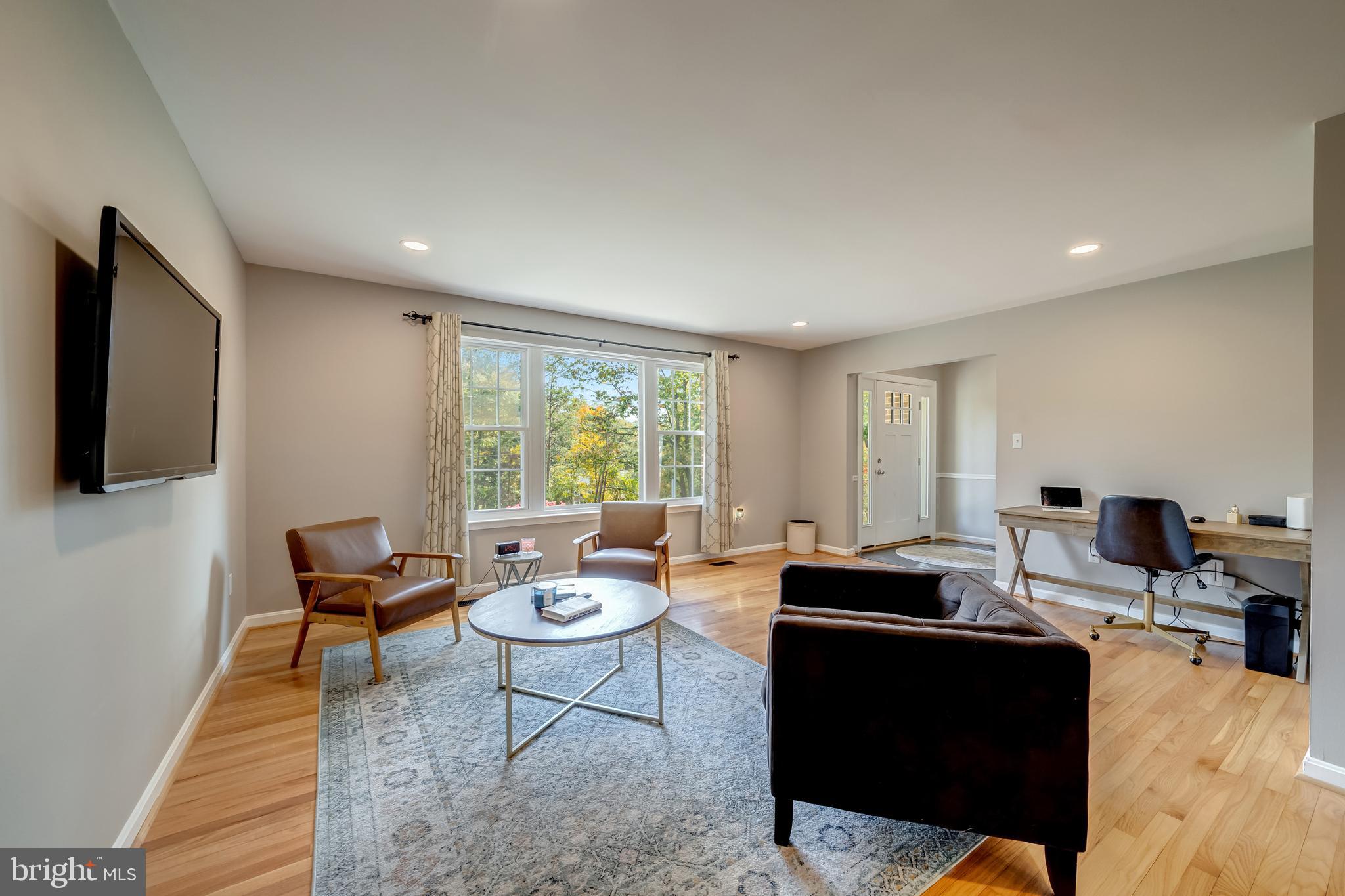 7026 Kelly Road Warrenton, VA 20187 - Photo 9 of 36 Recessed lighting