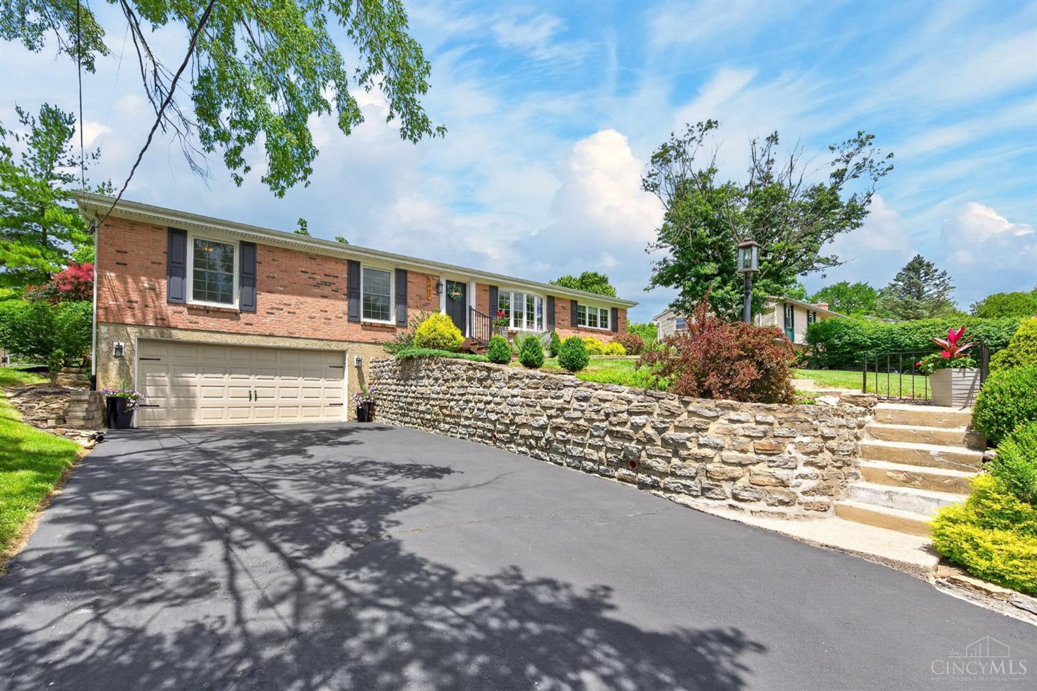 5467 Race Road Cincinnati, OH 45247 - Photo 2 of 59