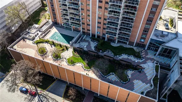 $510,000 | 121 West 48th Street, Unit 202, Kansas City, MO 64112