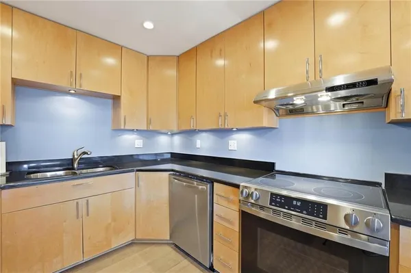 $510,000 | 121 West 48th Street, Unit 202, Kansas City, MO 64112