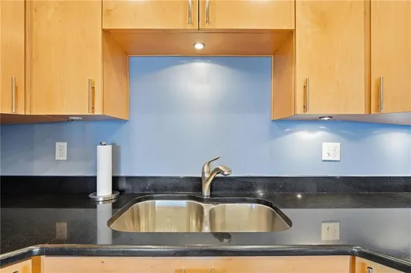 $510,000 | 121 West 48th Street, Unit 202, Kansas City, MO 64112