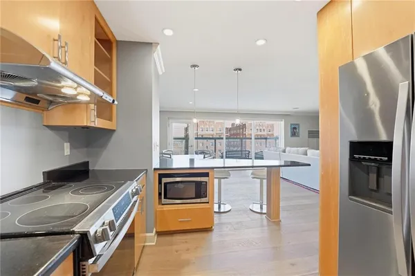 $510,000 | 121 West 48th Street, Unit 202, Kansas City, MO 64112