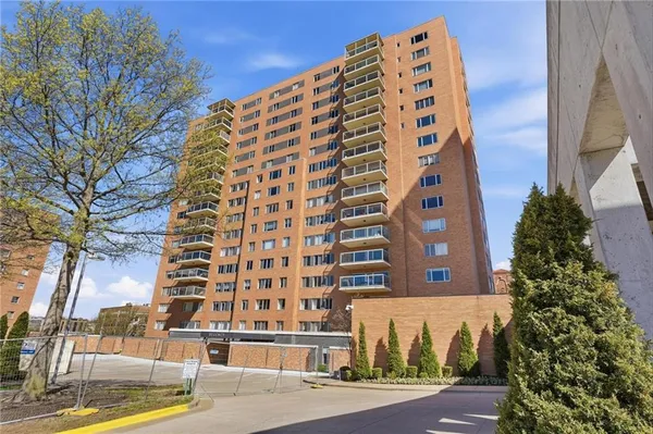 $510,000 | 121 West 48th Street, Unit 202, Kansas City, MO 64112