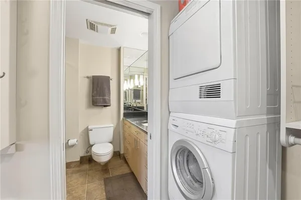 $510,000 | 121 West 48th Street, Unit 202, Kansas City, MO 64112