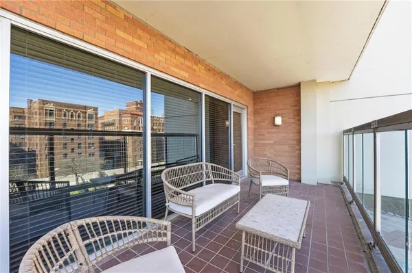 $510,000 | 121 West 48th Street, Unit 202, Kansas City, MO 64112