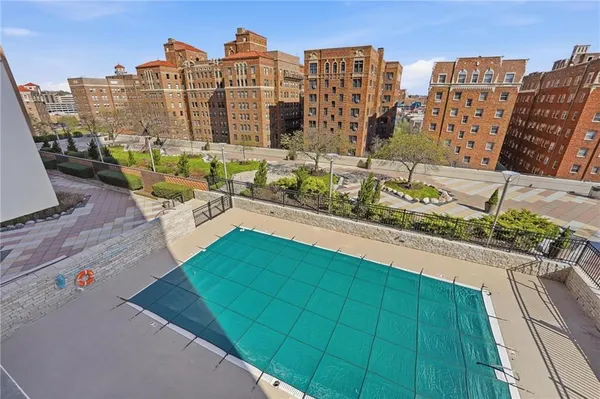 $510,000 | 121 West 48th Street, Unit 202, Kansas City, MO 64112