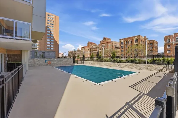 $510,000 | 121 West 48th Street, Unit 202, Kansas City, MO 64112