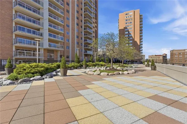 $510,000 | 121 West 48th Street, Unit 202, Kansas City, MO 64112