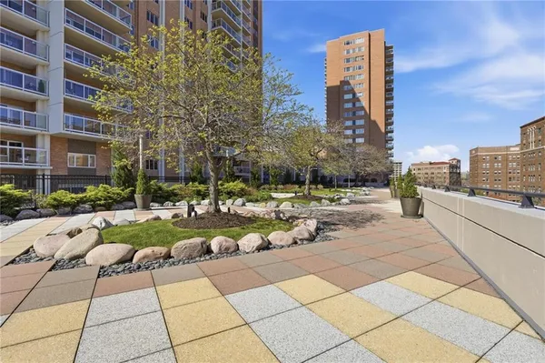 $510,000 | 121 West 48th Street, Unit 202, Kansas City, MO 64112