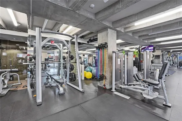 $510,000 | 121 West 48th Street, Unit 202, Kansas City, MO 64112