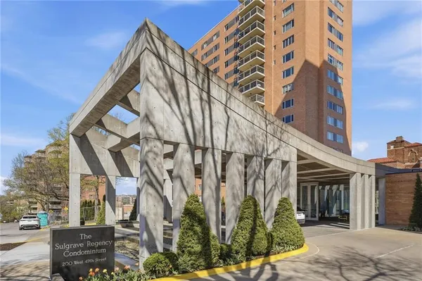 $510,000 | 121 West 48th Street, Unit 202, Kansas City, MO 64112