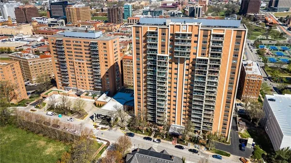 $510,000 | 121 West 48th Street, Unit 202, Kansas City, MO 64112