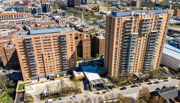 $510,000 | 121 West 48th Street, Unit 202, Kansas City, MO 64112