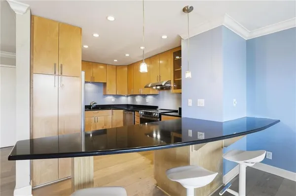 $510,000 | 121 West 48th Street, Unit 202, Kansas City, MO 64112