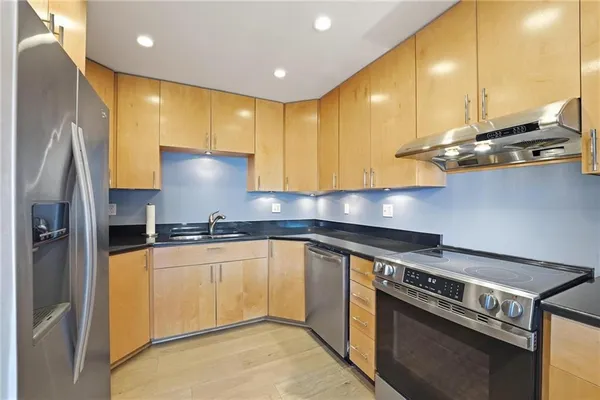 $510,000 | 121 West 48th Street, Unit 202, Kansas City, MO 64112