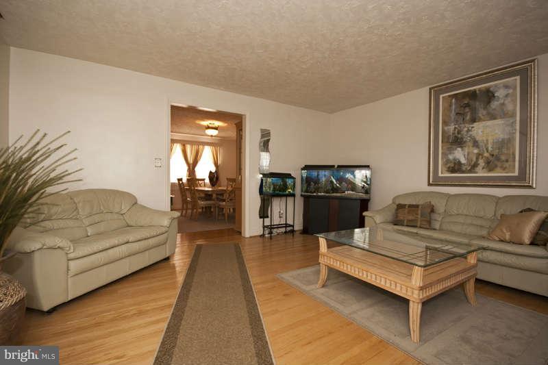 1515 Medford Road Baltimore, MD 21218 - Photo 3 of 27 Living Room
