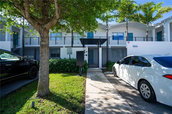 $1,950 | 2412 Northeast 26th Street, Unit 7, Fort Lauderdale, FL 33305