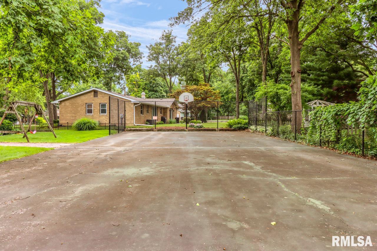 6524 North Post Oak Road Peoria, IL 61615 - Photo 37 of 38 Gallery Image 37