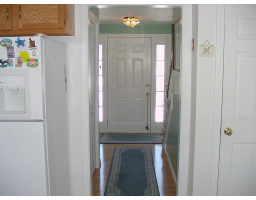 4 Old Barn Road Shrewsbury, MA 01545 - Photo 8 of 23 Gallery Image 8