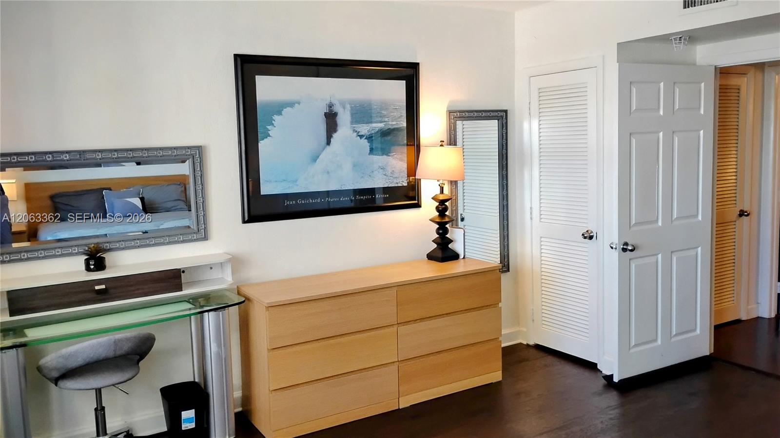 1500 Bay Road, Unit 1002S Miami Beach, FL 33139 - Photo 13 of 23 Desk / Workspace
