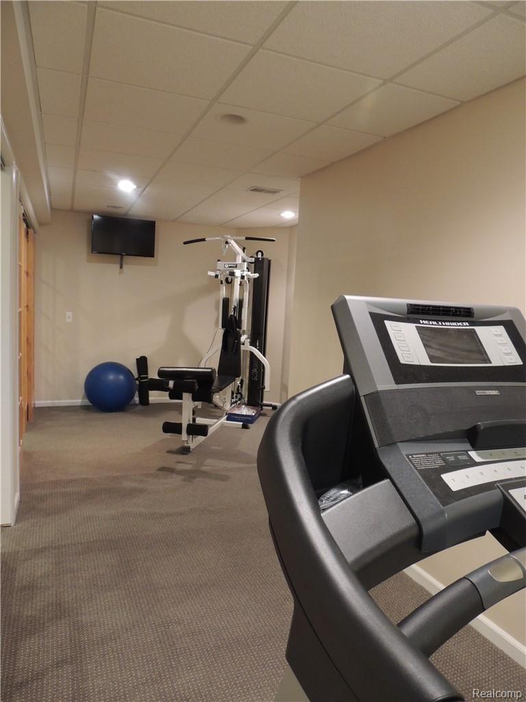 2463 Ashford Rochester, MI 48306 - Photo 15 of 17 Workout room