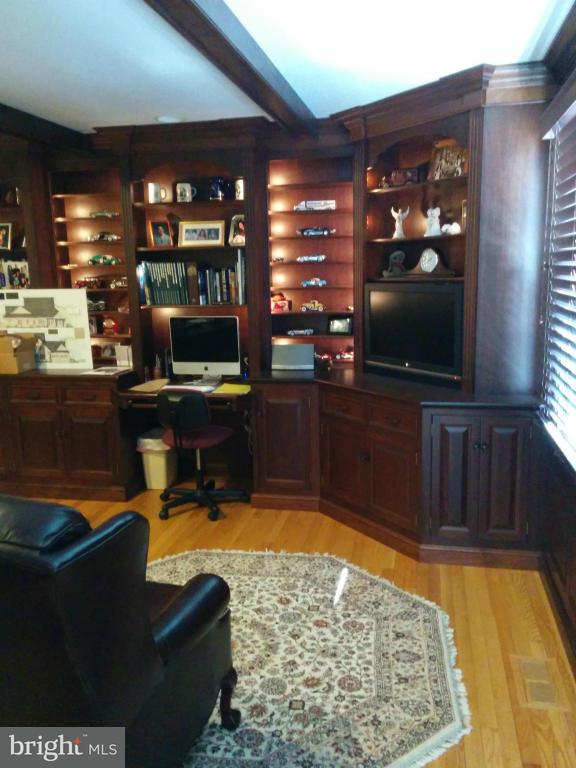 2106 Landis Valley Road Lancaster, PA 17601 - Photo 15 of 53
