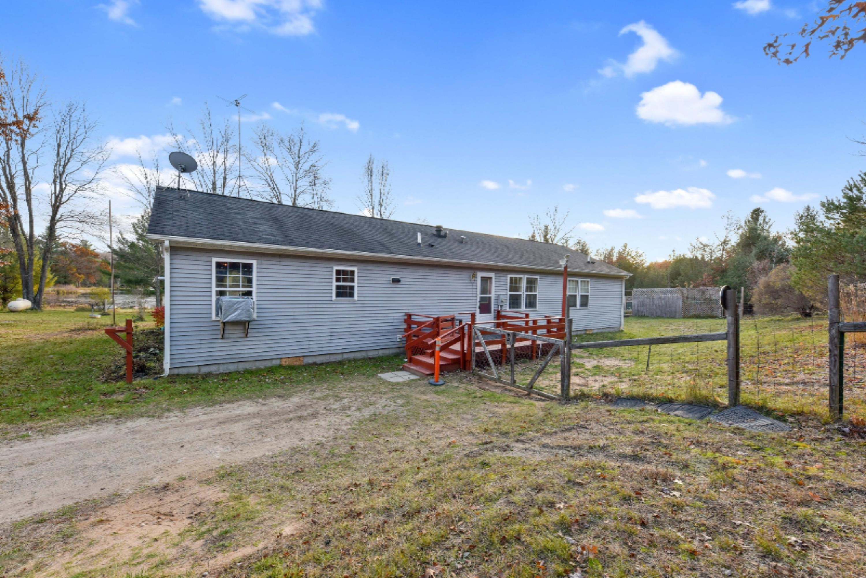 13210 Maple Ridge Lane Leroy, MI 49655 - Photo 6 of 36 DSC_4907