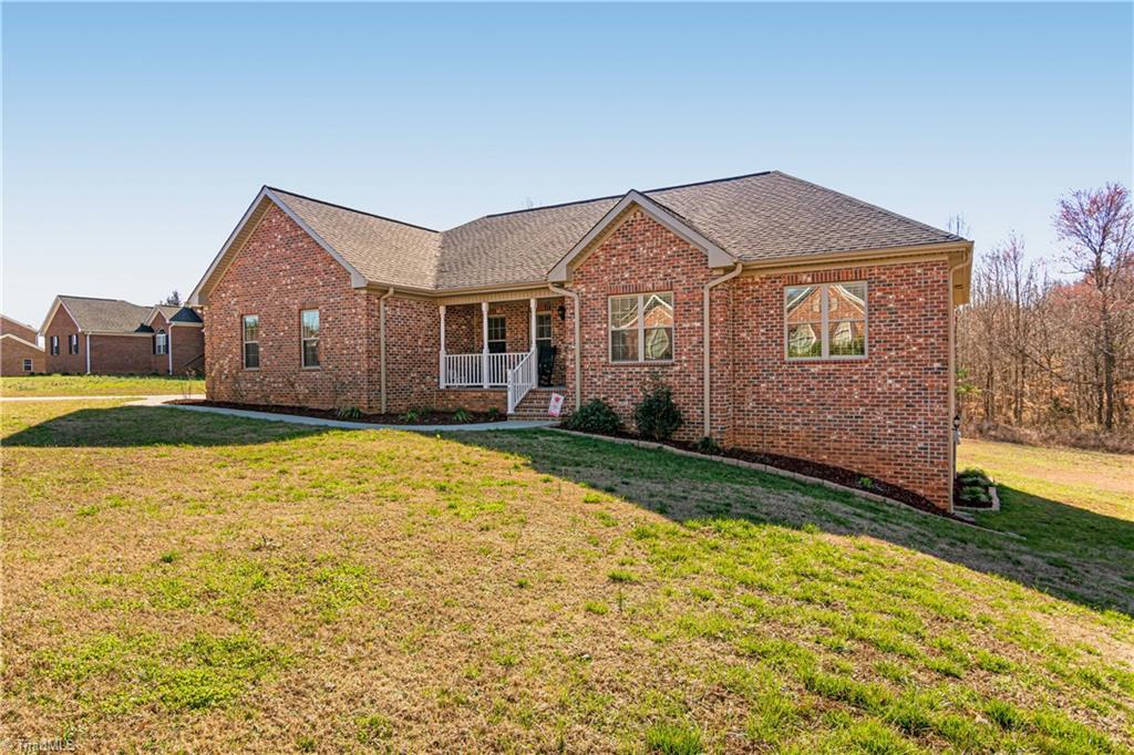 188 Laurel Ridge Lane Lexington, NC 27295 - Photo 2 of 29 Gallery Image 2