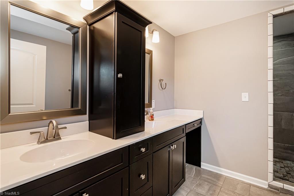 188 Laurel Ridge Lane Lexington, NC 27295 - Photo 23 of 29 Master full bath