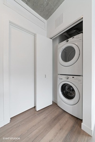 734 West Sheridan Road, Unit 1013 Chicago, IL 60613 - Photo 11 of 17