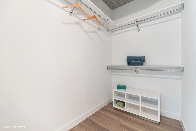 734 West Sheridan Road, Unit 1013 Chicago, IL 60613 - Photo 12 of 17