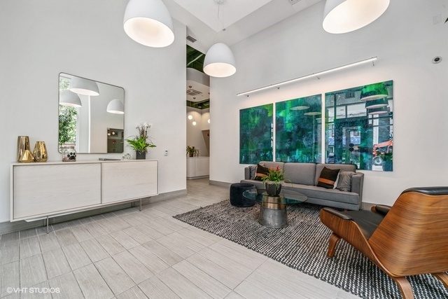 734 West Sheridan Road, Unit 1013 Chicago, IL 60613 - Photo 13 of 17