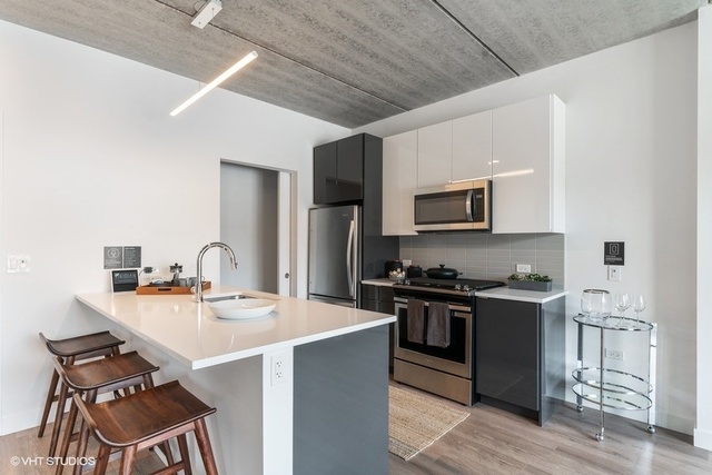 734 West Sheridan Road, Unit 1013 Chicago, IL 60613 - Photo 5 of 17