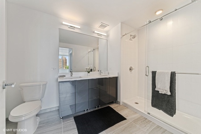 734 West Sheridan Road, Unit 1013 Chicago, IL 60613 - Photo 8 of 17