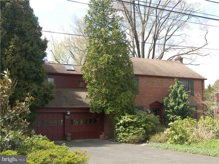 39 Bright Road Hatboro, PA 19040 - Photo 1 of 24 front view of a house