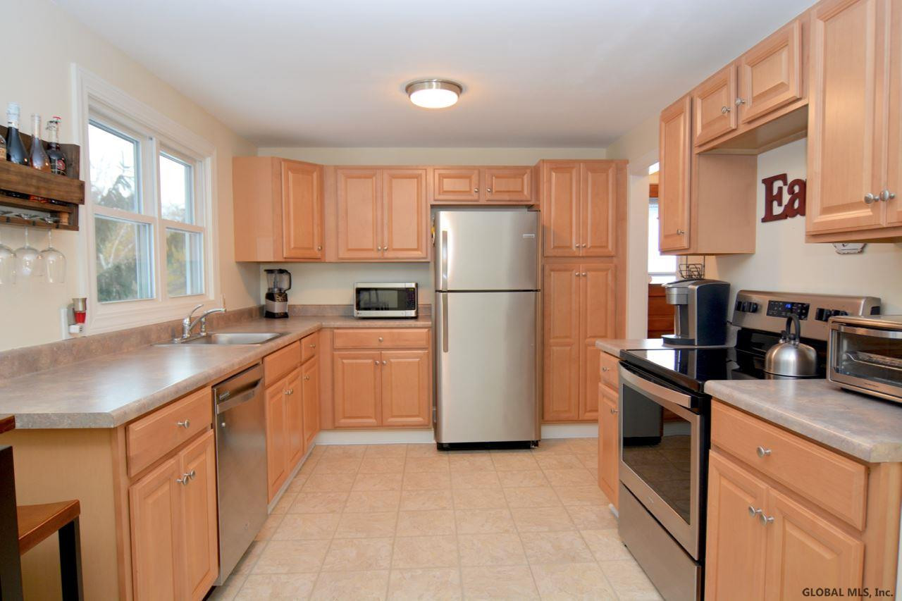 20 Beaver Road Schodack, NY 12123 - Photo 4 of 42 Photo 4