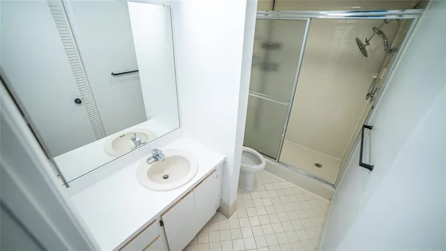 $2,400 | 1001 Southeast 6th Avenue, Unit D118, Deerfield Beach, FL 33441