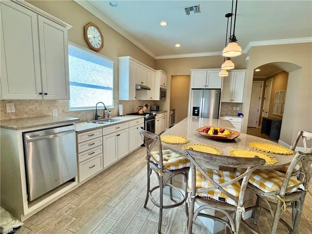 $4,000 | 9418 Greyhawk Trail, Naples, FL 34120