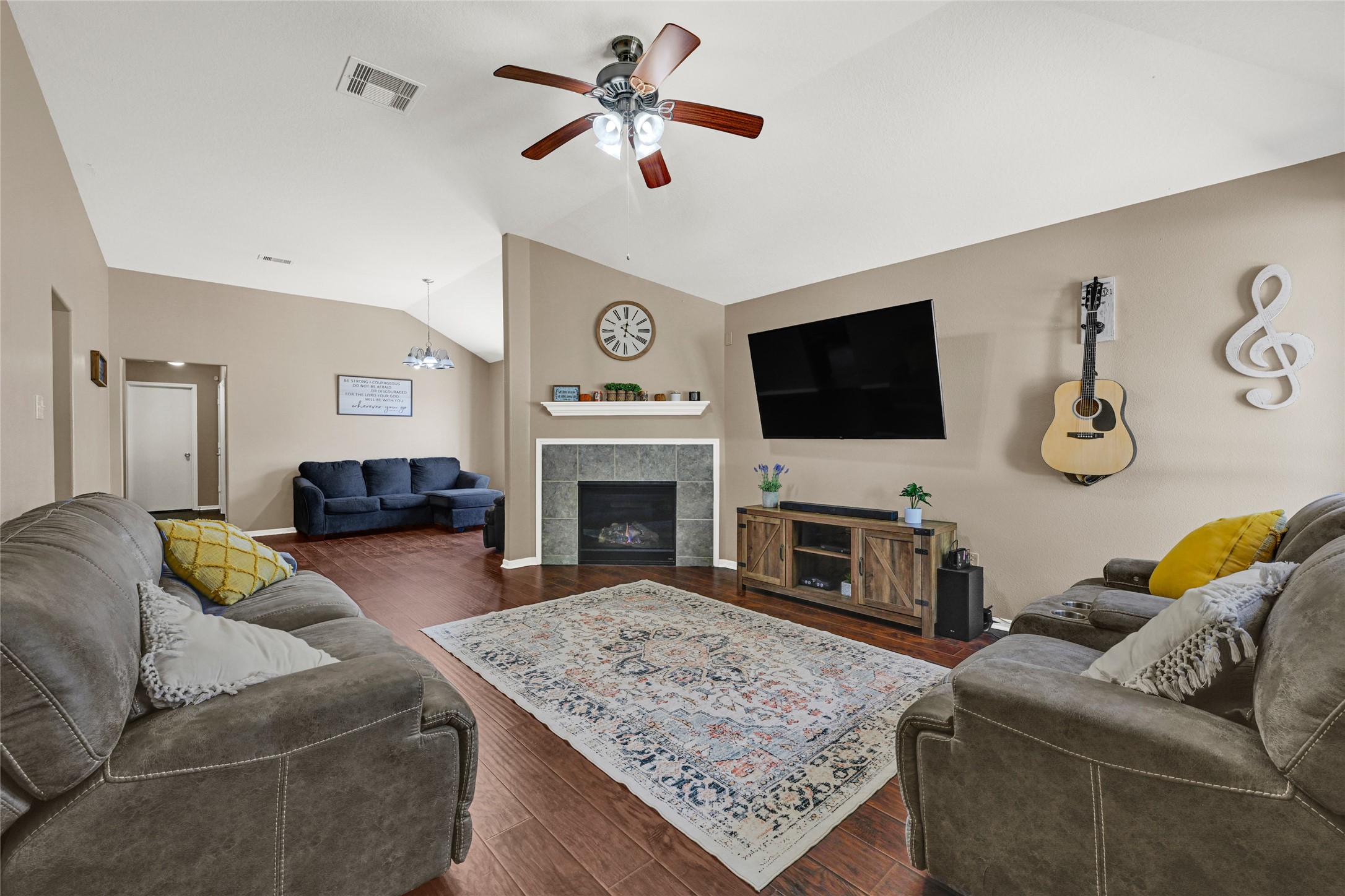 5726 Turmeric Drive Baytown, TX 77521 - Photo 2 of 17